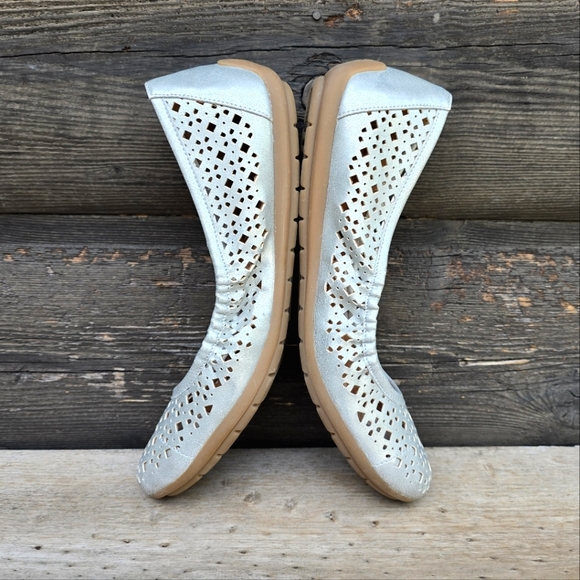 Naturalizer NEW!! Undone Metallic Perforated, Comfort Ballet Flats. WMS 7.5M - Picture 10 of 14